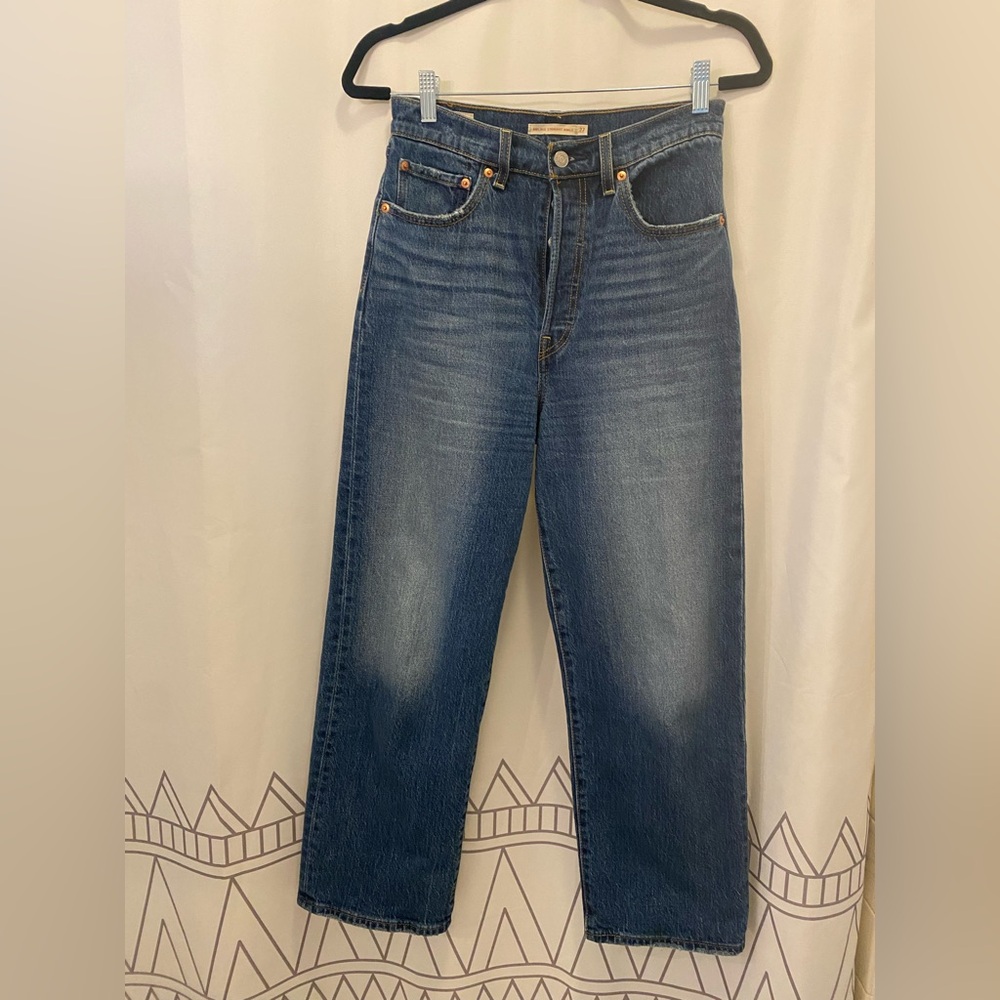Levi’s Premium Ribcage Straight Ankle Jeans